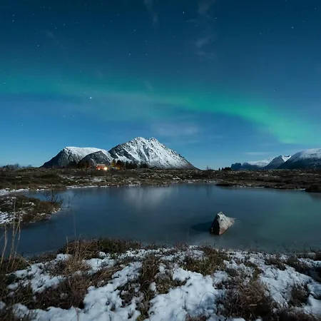 High-end In Lyngvar Resort, Jacuzzi & Sauna Сasa de vacaciones Lyngværet